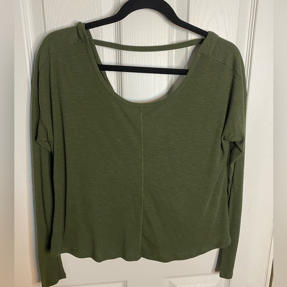 Olive Green Reversible Top. - Picture 3 of 6